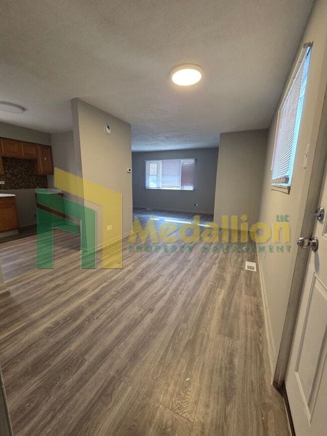 Building Photo - Updated 5-Bedroom Home with Finished Basement and Fenced Yard