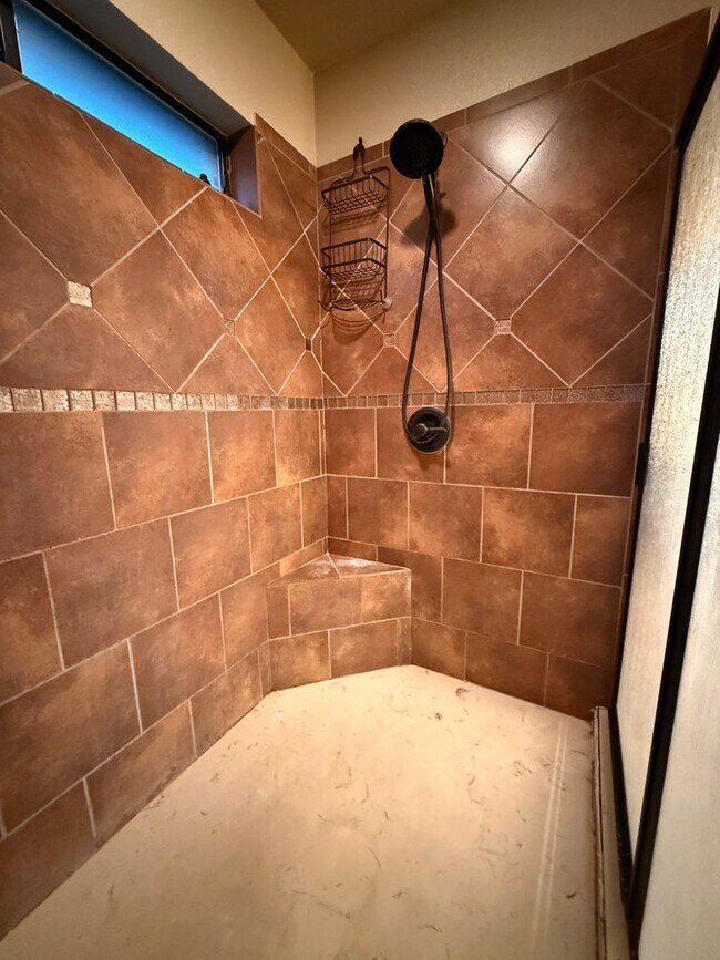 Building Photo - Purser Crossing's Finest