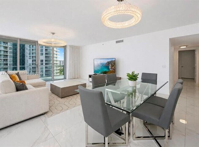 Building Photo - 300 Sunny Isles Blvd