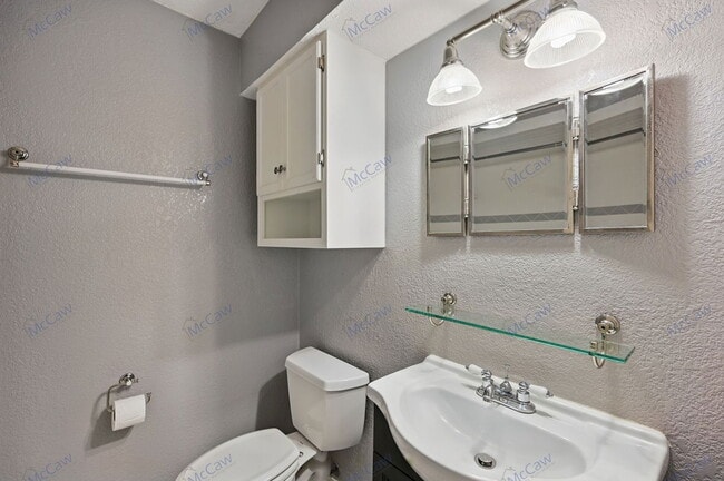 Building Photo - 1510 Raleigh Dr