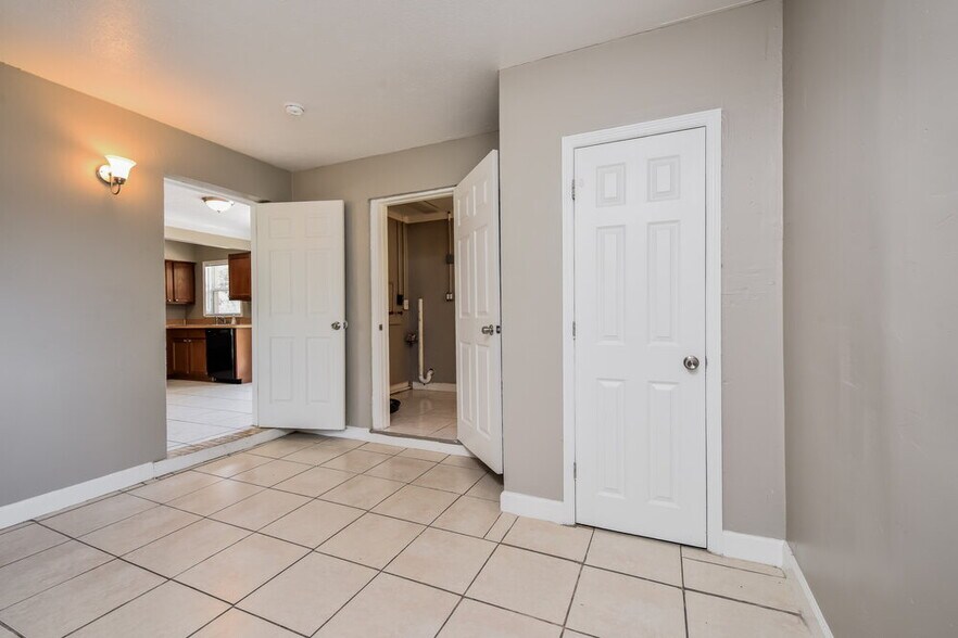 Building Photo - 1507 Bert Dr