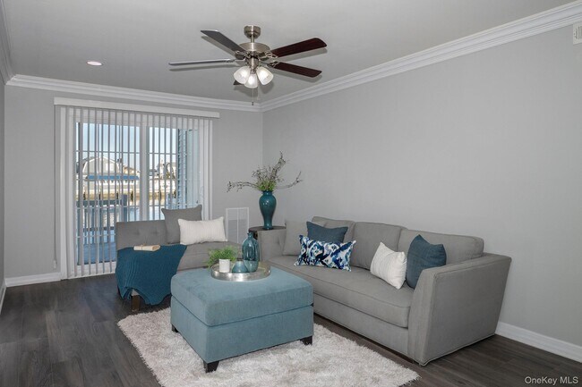 Building Photo - 28 Mainsail Dr