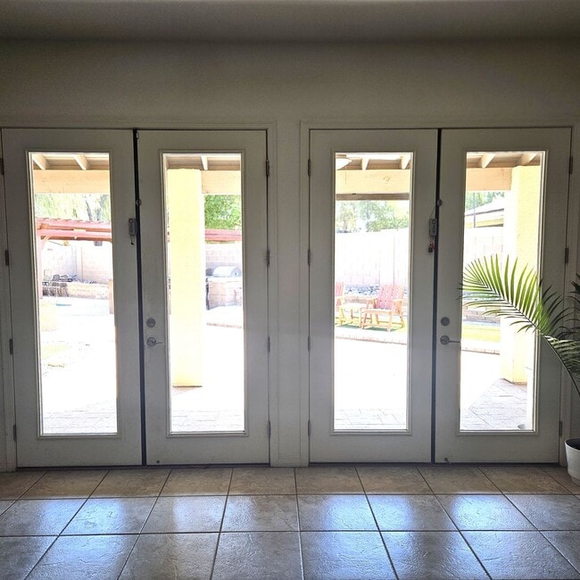 Building Photo - Custom Pool Home for Rent