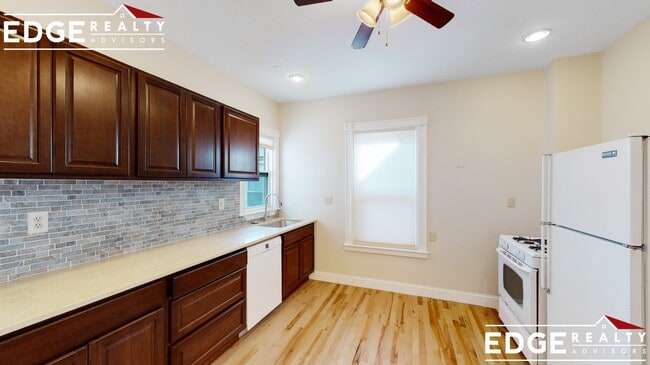 Building Photo - 45 Pratt St