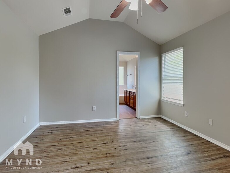 Building Photo - 32003 Ashton Ln