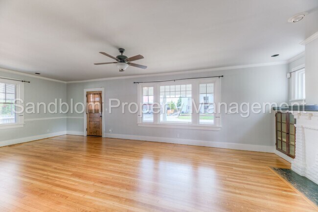 Building Photo - For Lease | TU | 5 Bed + 3 Bath | $2500 Rent