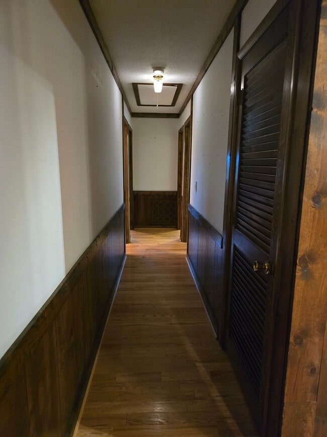 Building Photo - New Listing!!
