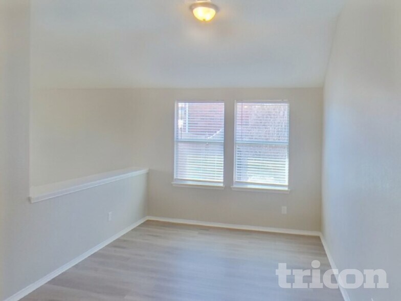 Building Photo - 421 Rowdy Dr