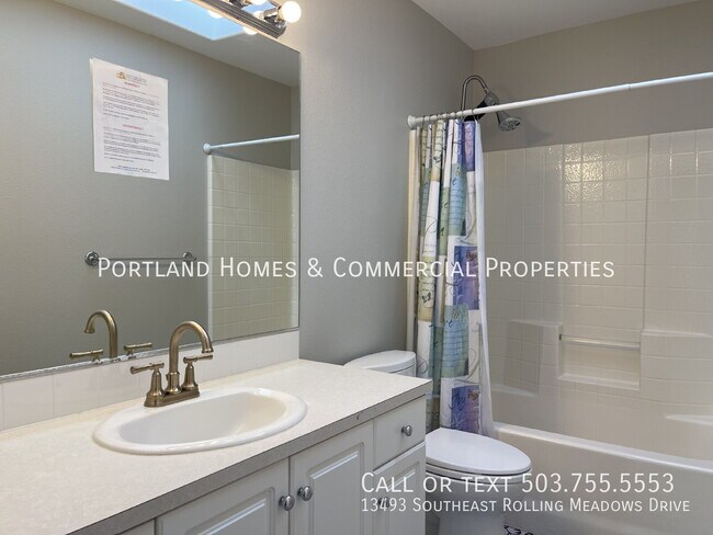 Building Photo - 13493 SE Rolling Meadows Dr