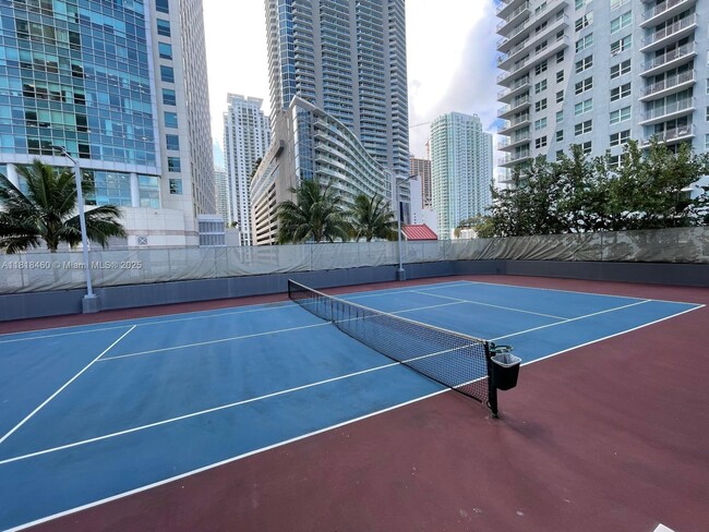 Building Photo - 1155 Brickell Bay Dr