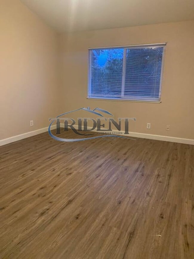 Building Photo - 1022/1024 Gilliland Drive