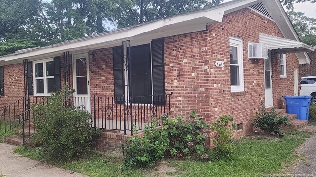 Building Photo - 4916 Rosehill Rd