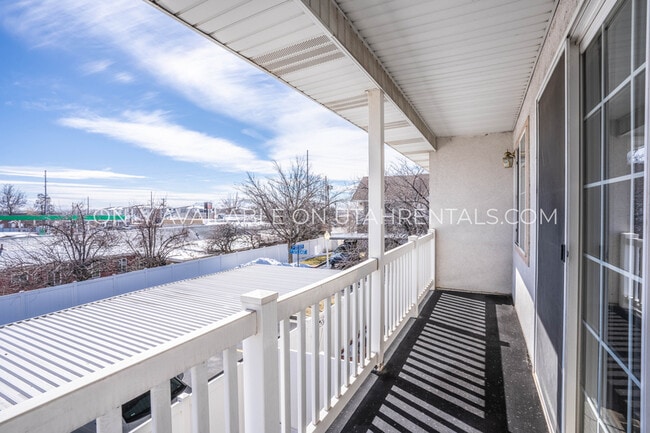 Building Photo - 1381 E 1370 S