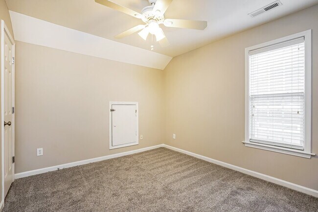 Building Photo - 2453 Sapphire Valley Dr