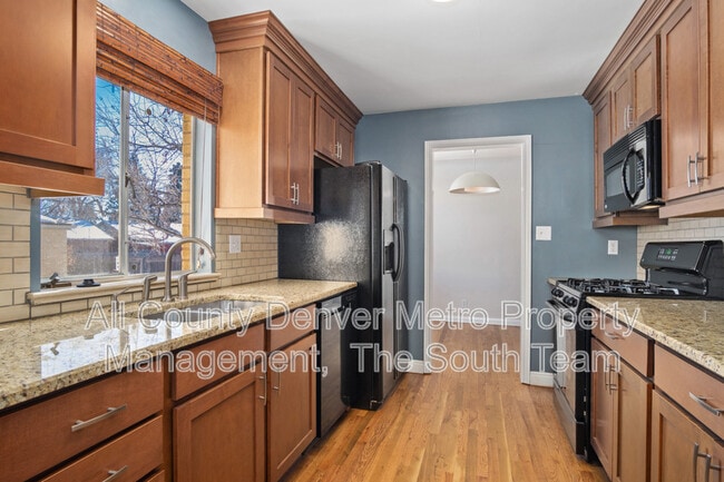 Building Photo - 2702 Meade St