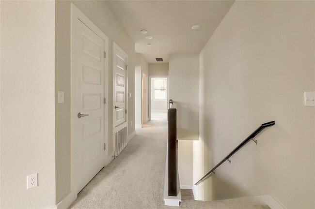 Building Photo - 8415 Laughlin Ln