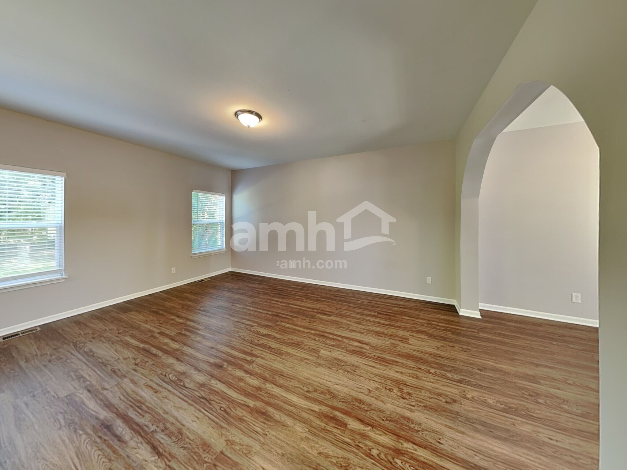 Building Photo - 204 Stearn Dr