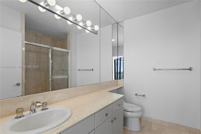 Building Photo - 2000 Island Blvd