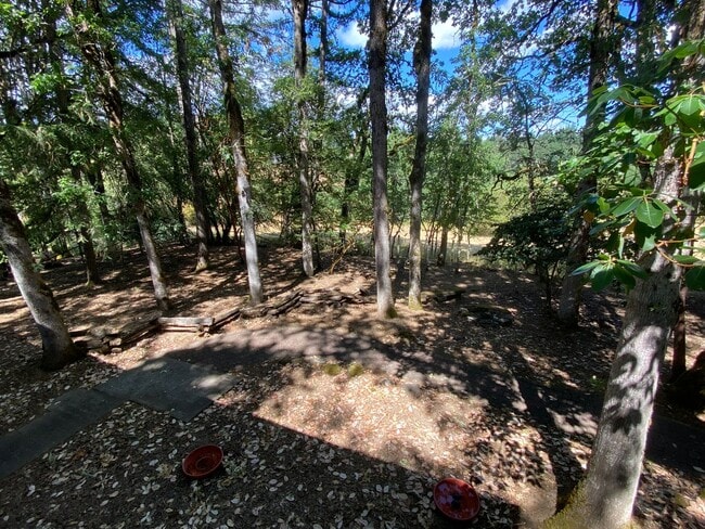 Building Photo - ALL UTILITIES INCLUDED! ~ 3 Bedroom 1 Bath