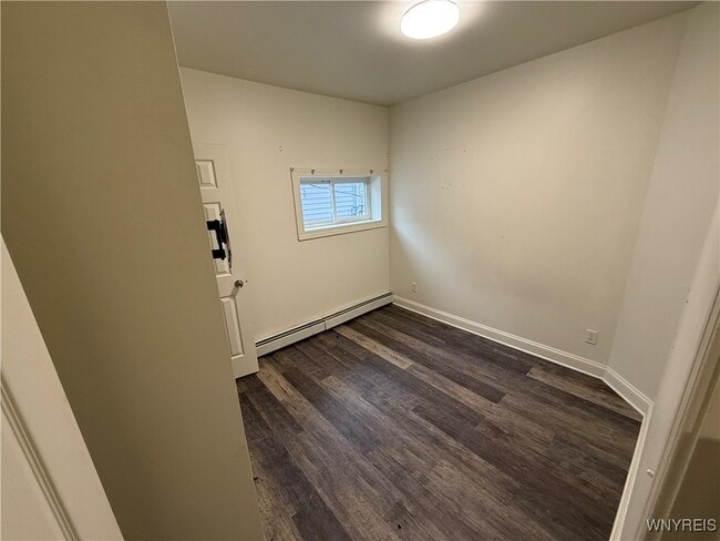 Building Photo - 193 Vermont St