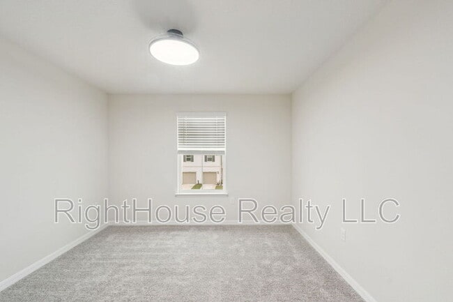 Building Photo - 3082 Emerald Acrs Ln