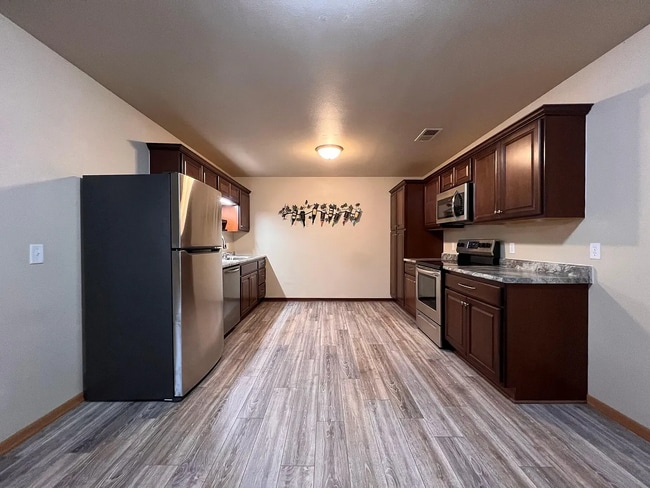 Building Photo - 1010