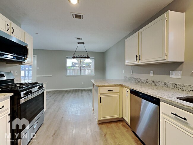 Building Photo - 19931 Bambiwoods Dr