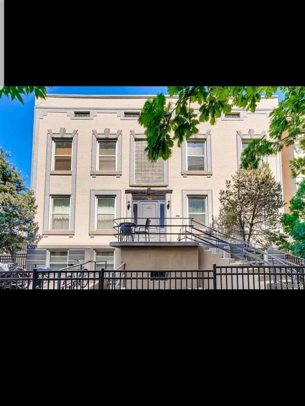 Building Photo - 1650 N Pearl St