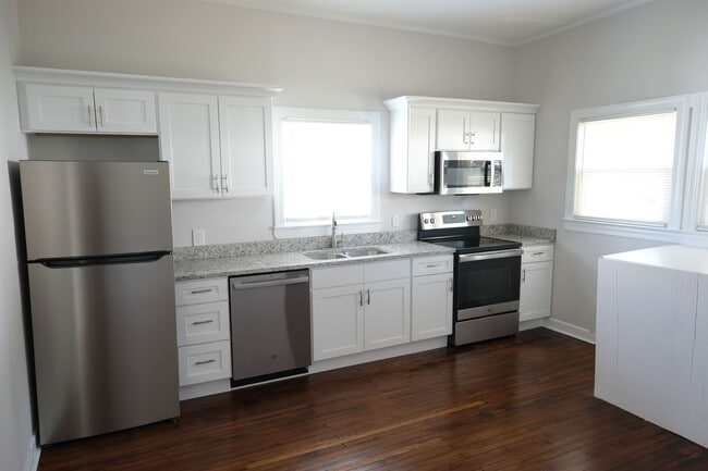 Building Photo - 7 Welch St