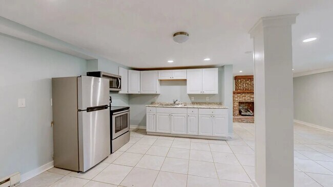 Building Photo - 1070 Draughon Dr