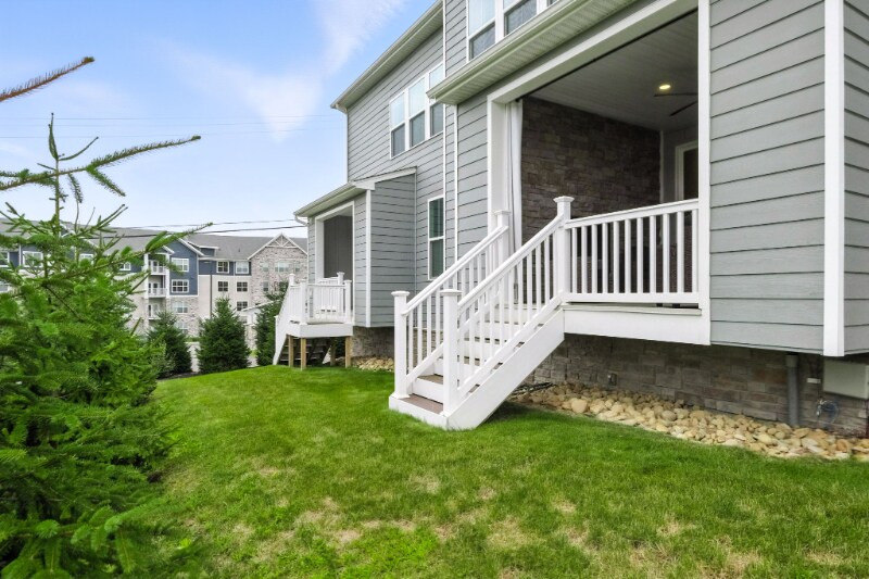 Building Photo - 103 Spruce Ln
