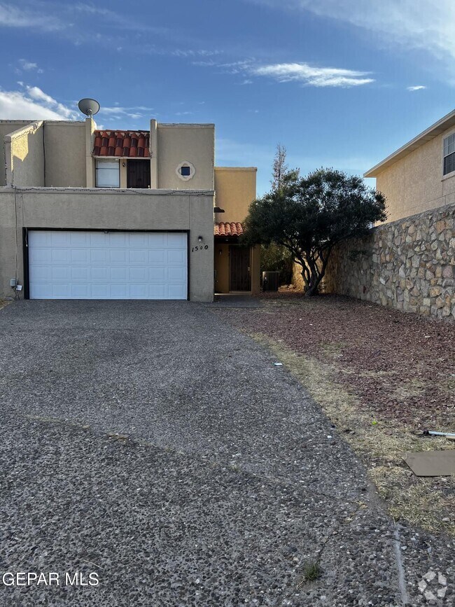 Building Photo - 1500 Monte Sanders Ln