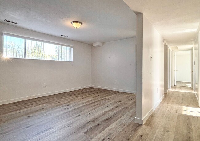 Building Photo - 403 N Morton Dr