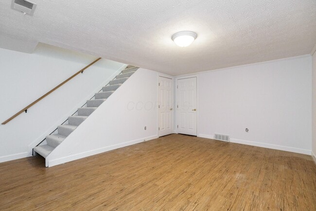 Building Photo - 1217 Weybridge Rd