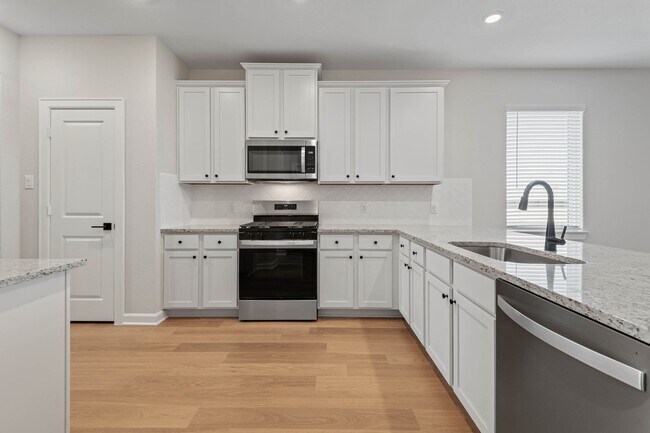 Building Photo - 1027 Rosewood Trl
