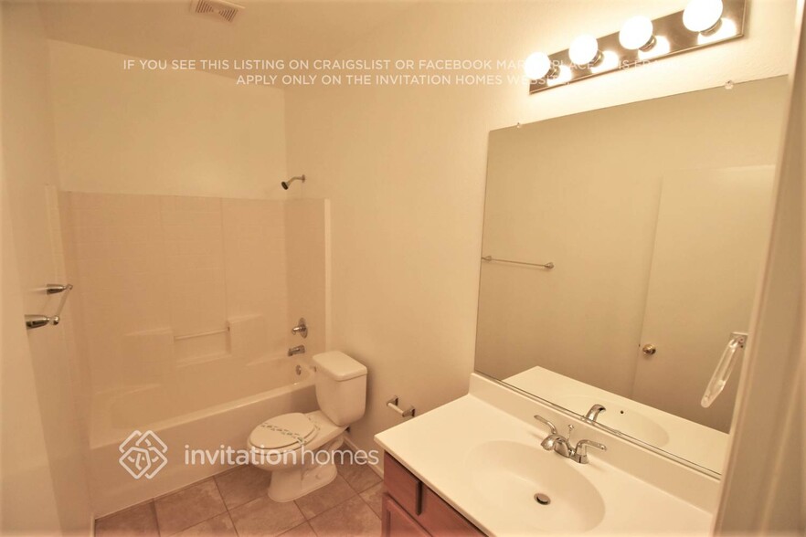 Building Photo - 42213 Marbella St