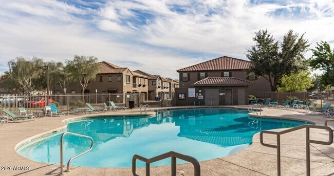 Building Photo - 1330 S Aaron