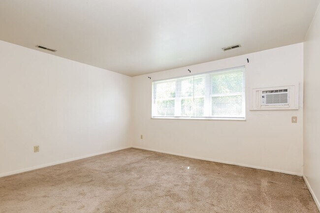 Building Photo - 3611-3625 Charlotte Dr