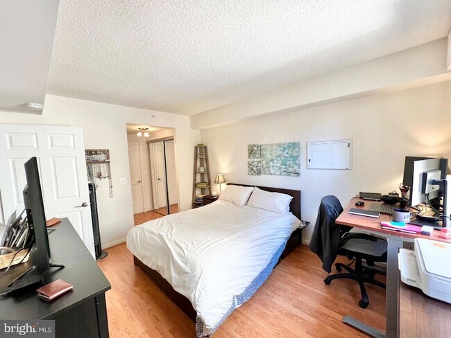 Building Photo - 3830 9th St N