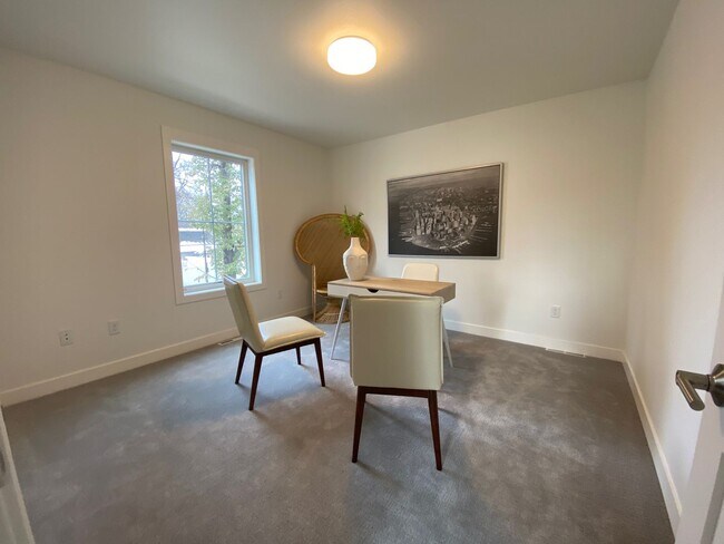 Building Photo - 389