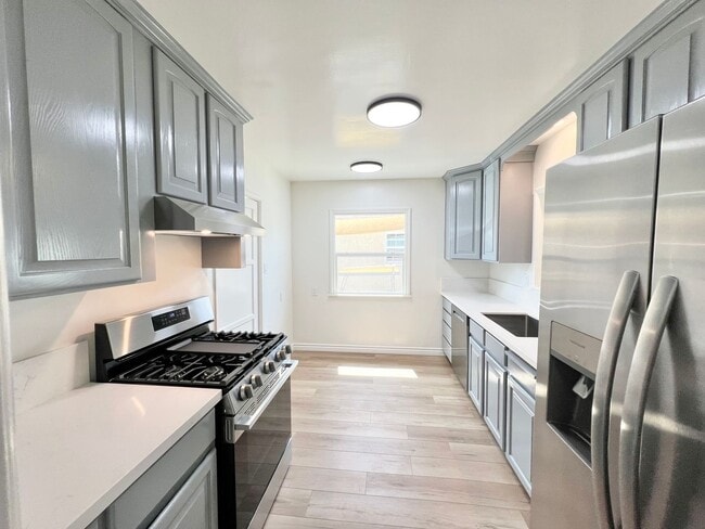 Building Photo - Charming Remodeled Lakewood Home with Bonu...