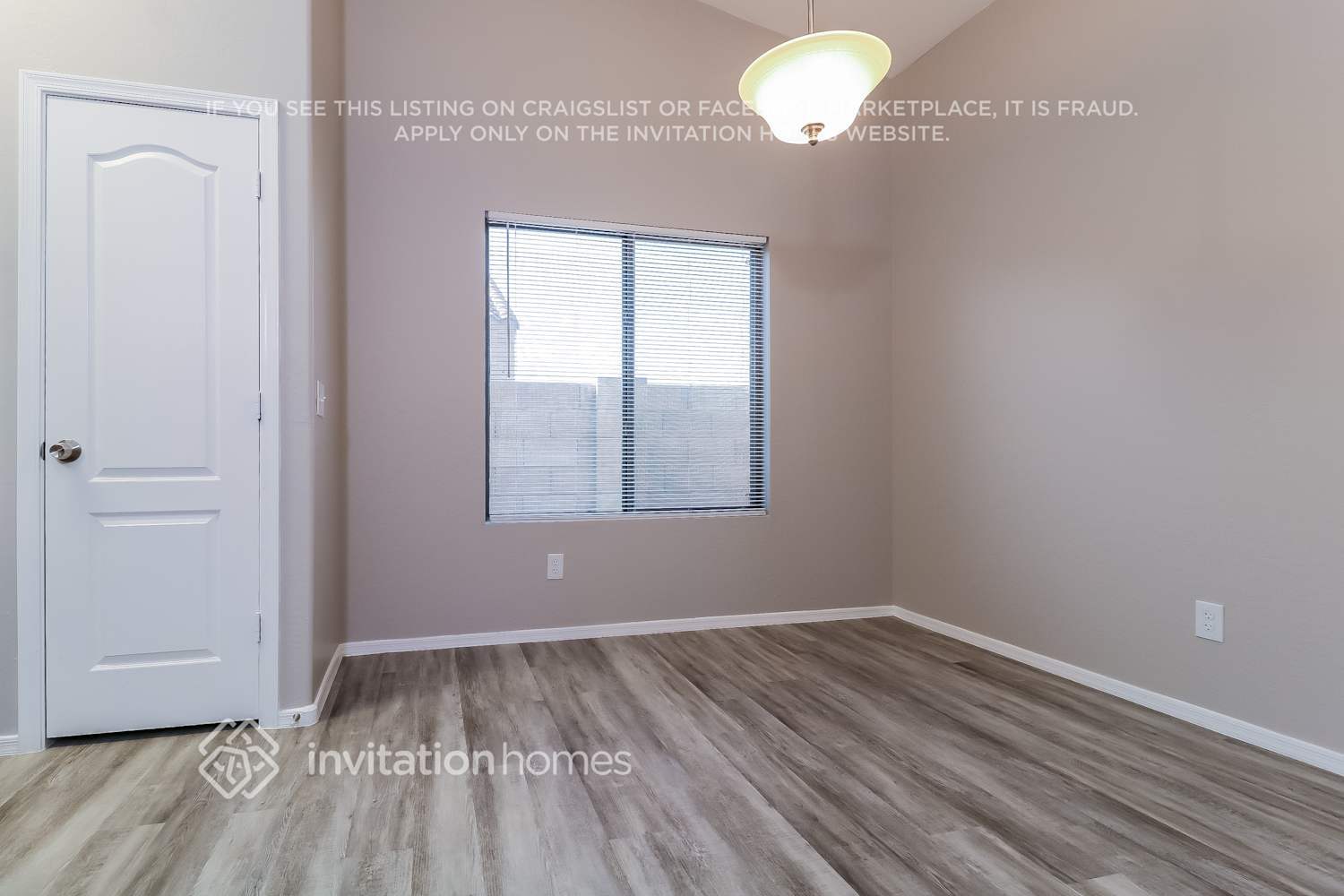 Building Photo - 5448 S 237th Ln