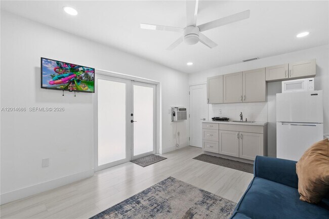 Building Photo - 1204 SW 143rd Ct