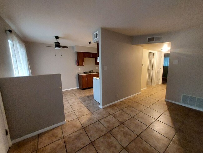Primary Photo - 2408 Chelwood Park Blvd NE
