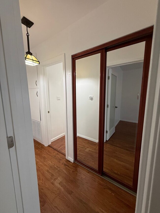 Building Photo - 507 Pullman St