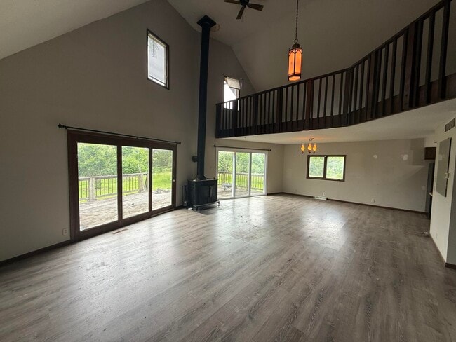 Building Photo - 4284 State Rd J