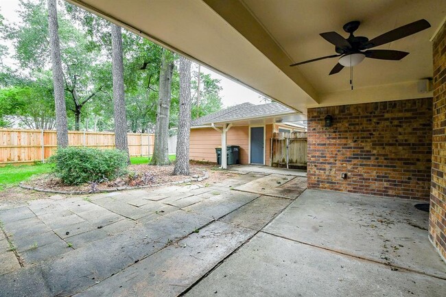 Building Photo - 115 Pine Manor Dr