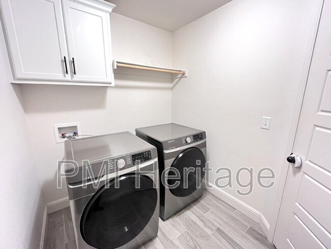 Building Photo - 6002 NW Meade St