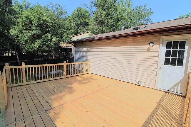 Building Photo - Charming 2 Bedroom, 1 Bath Home on Quiet C...