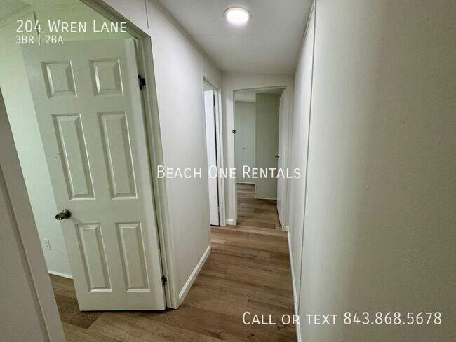 Building Photo - 204 Wren Ln